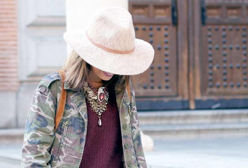 1350958457military-trend-burgundy-hat-street-style-7