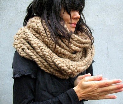 kintted-scarf-street-style