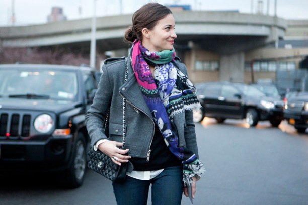 la-modella-mafia-Models-Off-Duty-Street-Style-Fall-2012-Scarves-1